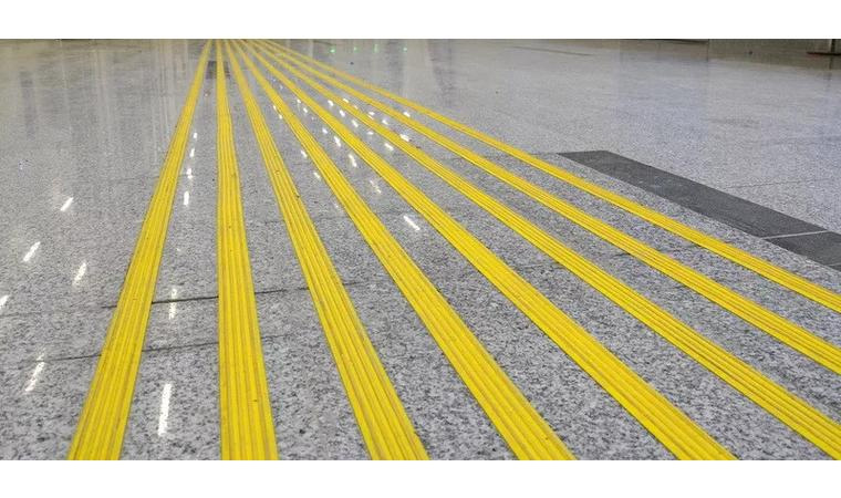 Стрічка антиковзаюча тактильна, без клейкого шару, 30*5мм., жовт., за погон. метр Україна - фото 4