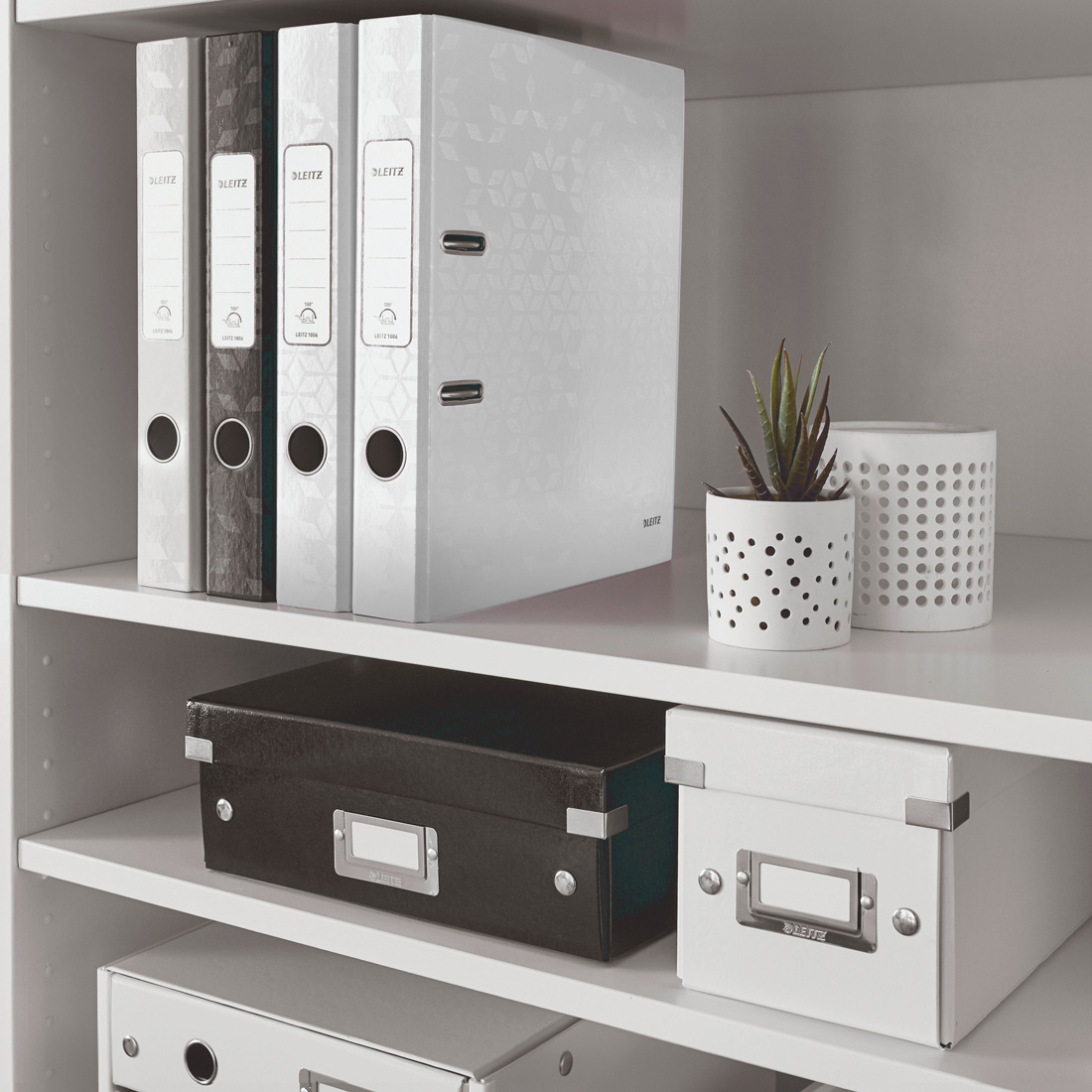 Реєстратор 5см. А4 (PP) Wow, метал. біл. LEITZ - фото 2