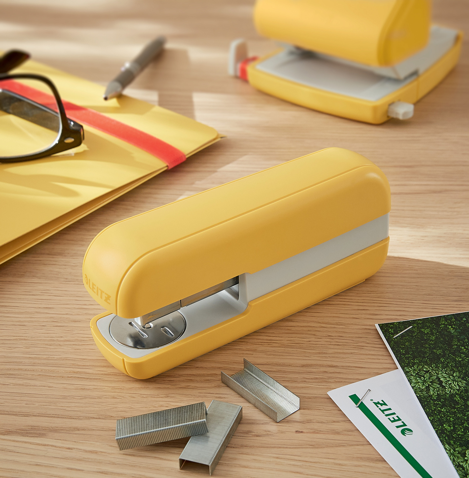 Степлер 24/6, 30л. Cosy, металлический, желт. LEITZ - фото 2