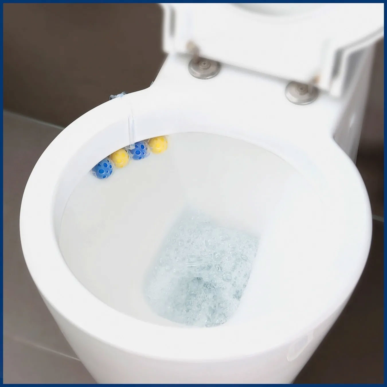 Туалетный блок для унитаза Сила Актив Хвойная свежесть, 3шт./уп. BREF - фото 2