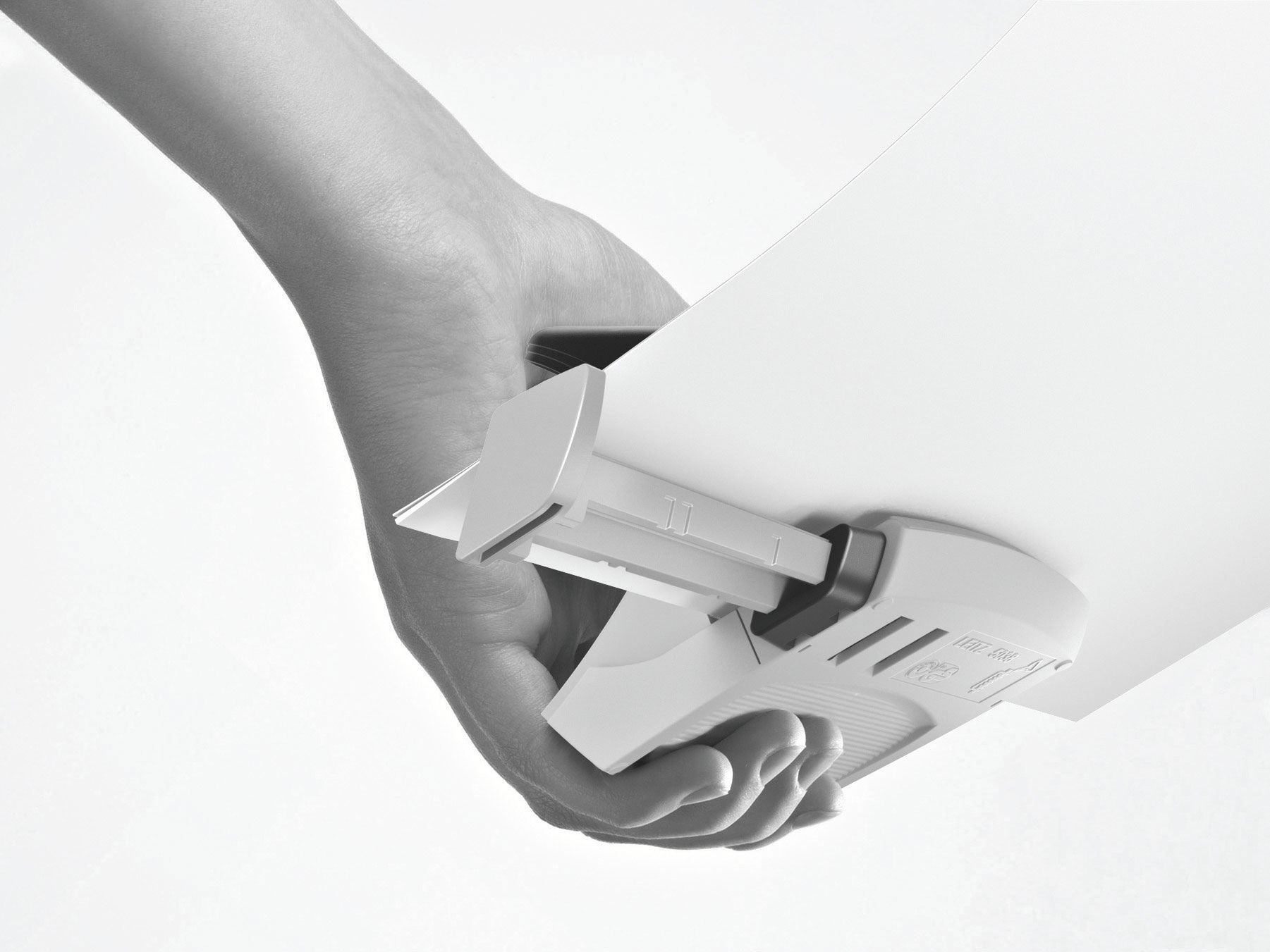 Дырокол на 2 отверстия, до 16 листов Nexxt Locher, черн. (5038-00-95) LEITZ - фото 3