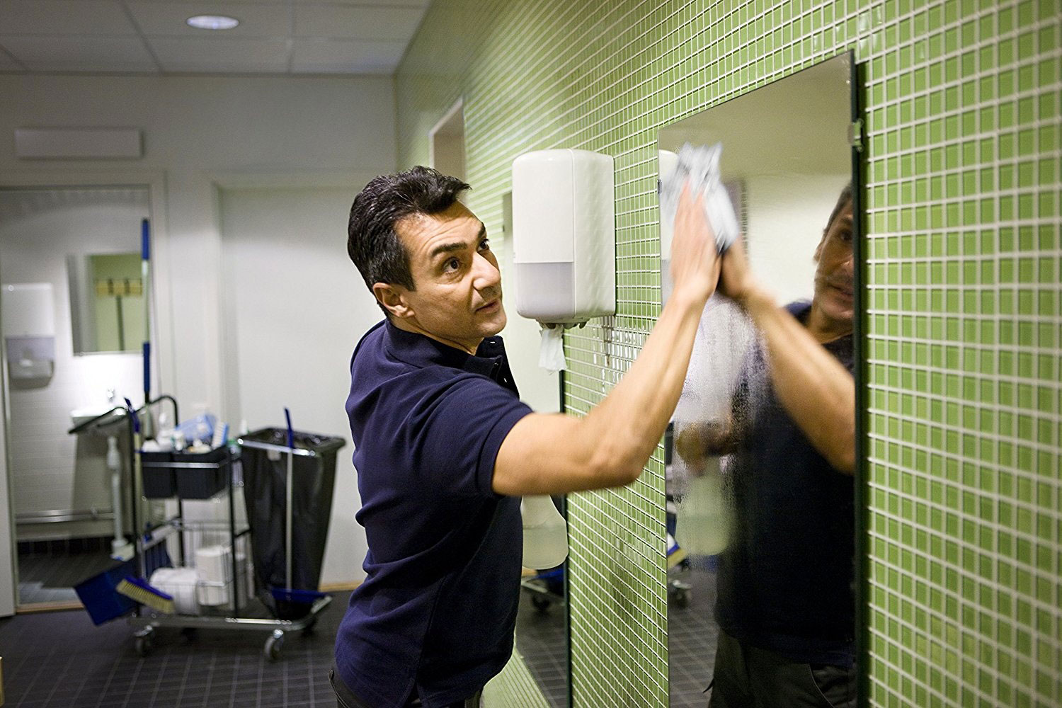 Диспенсер для полотенец в рулонах с центральной вытяжкой Elevation, пластик, Мини, (M1), бел. Tork - фото 4