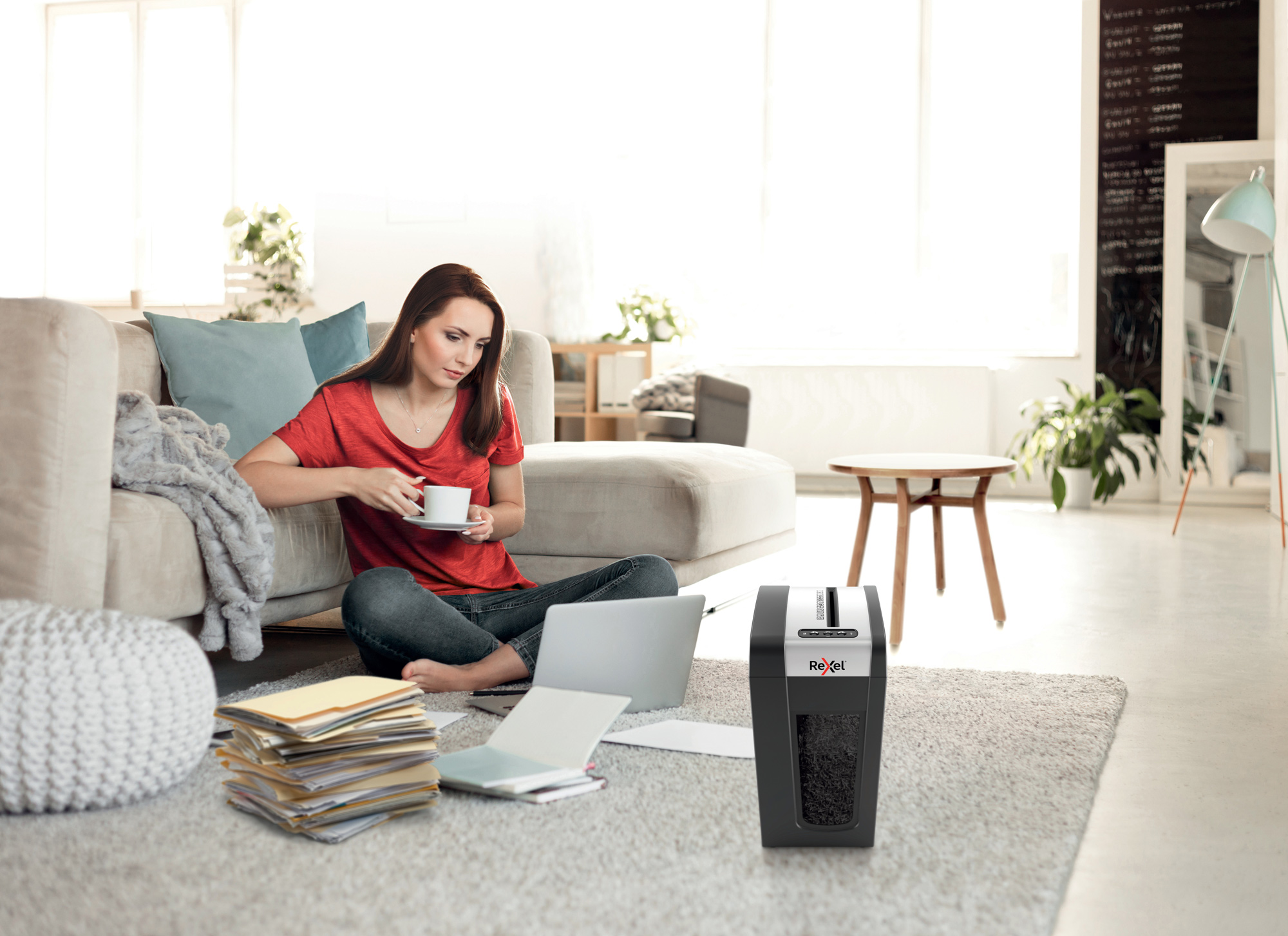 Знищувач документів Secure X10, P4 10 листів., перехресна різання, корзина 18л Rexel - фото 2