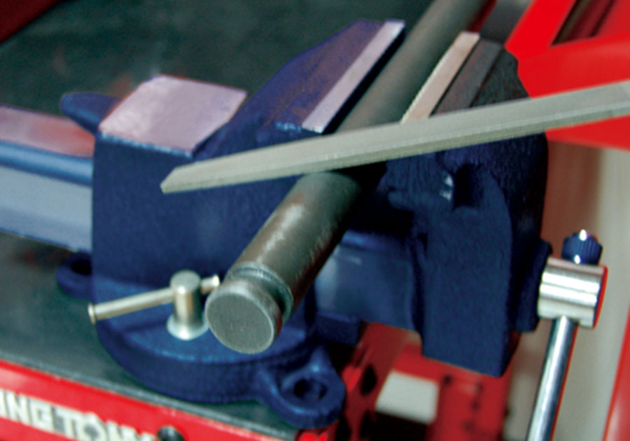 Лещата слюсарні сталеві 8