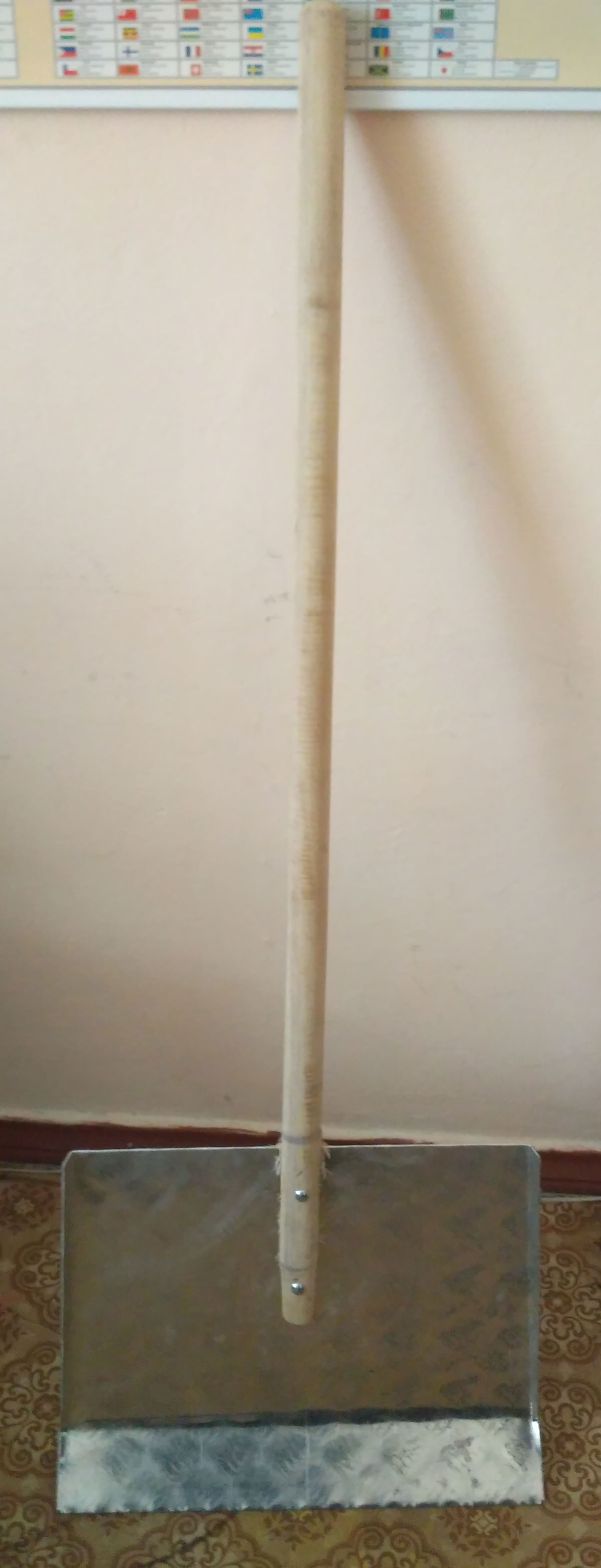 Лопата для снігу дюралева з тримачем Україна - фото 1