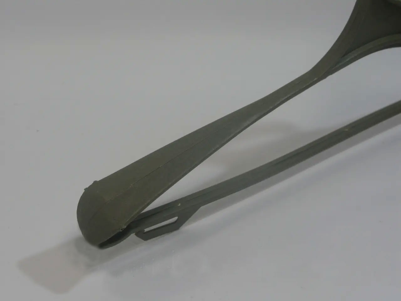 Вішак пластиковий підсилений, з поперечиною, 42см. х 0,42см. х 20,5см. Україна - фото 2