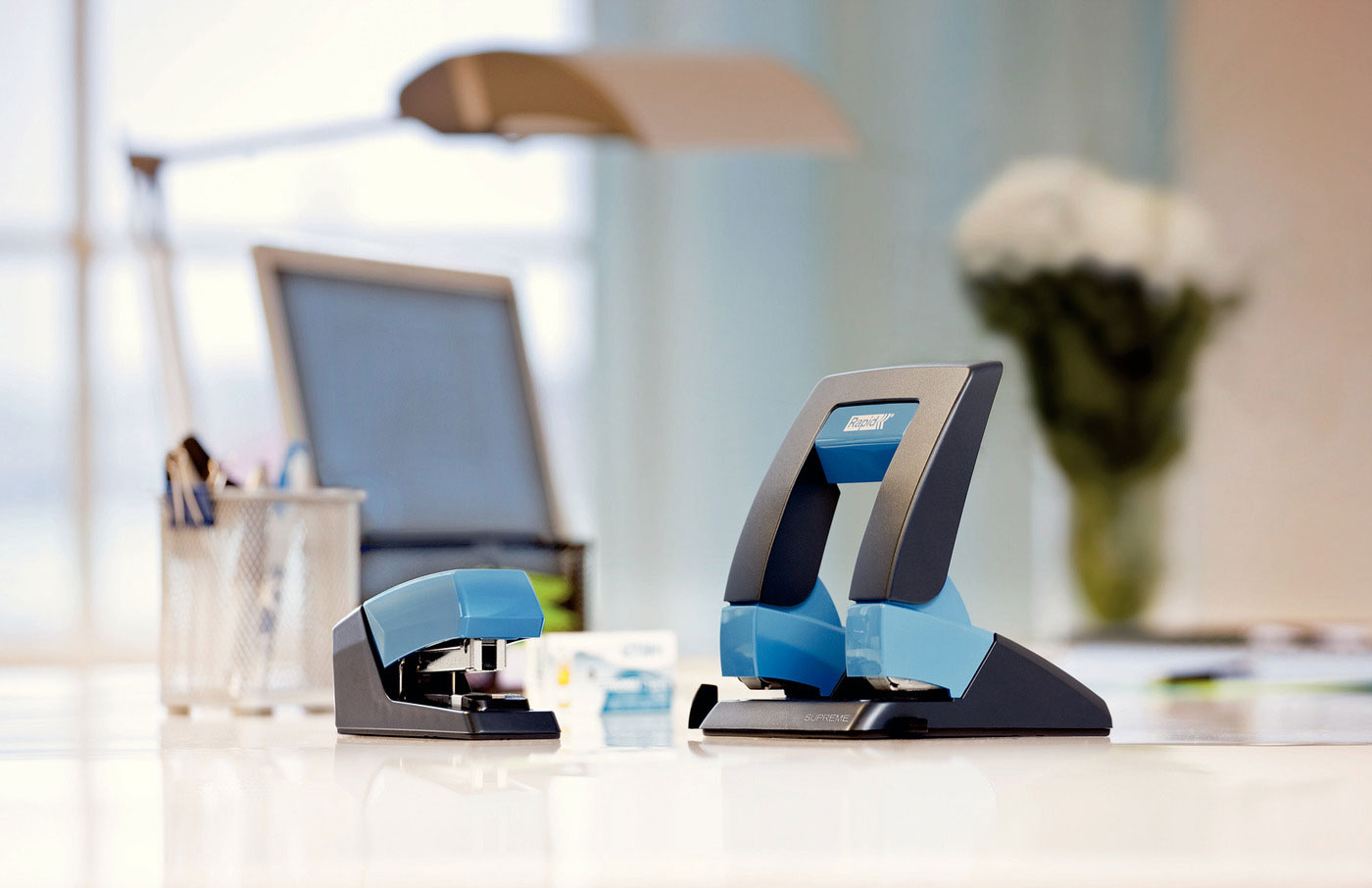 Дырокол на 2 отверстия, до 30 листов Supreme SP30 PressLess (вдвое меньше усилий), син. Rapid - фото 4