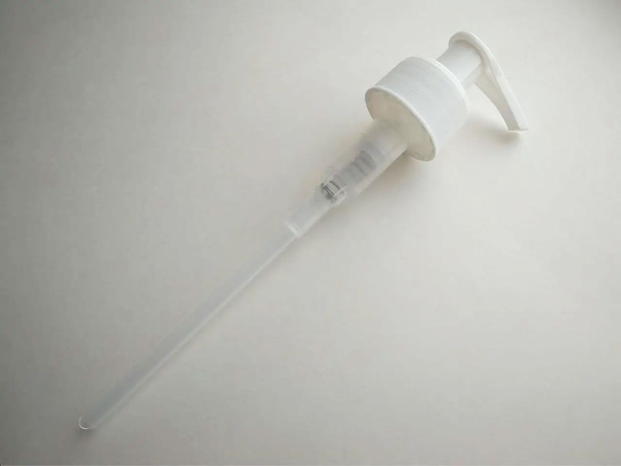 Насадка-дозатор помповая для флакона на 0,5л Китай - фото 1