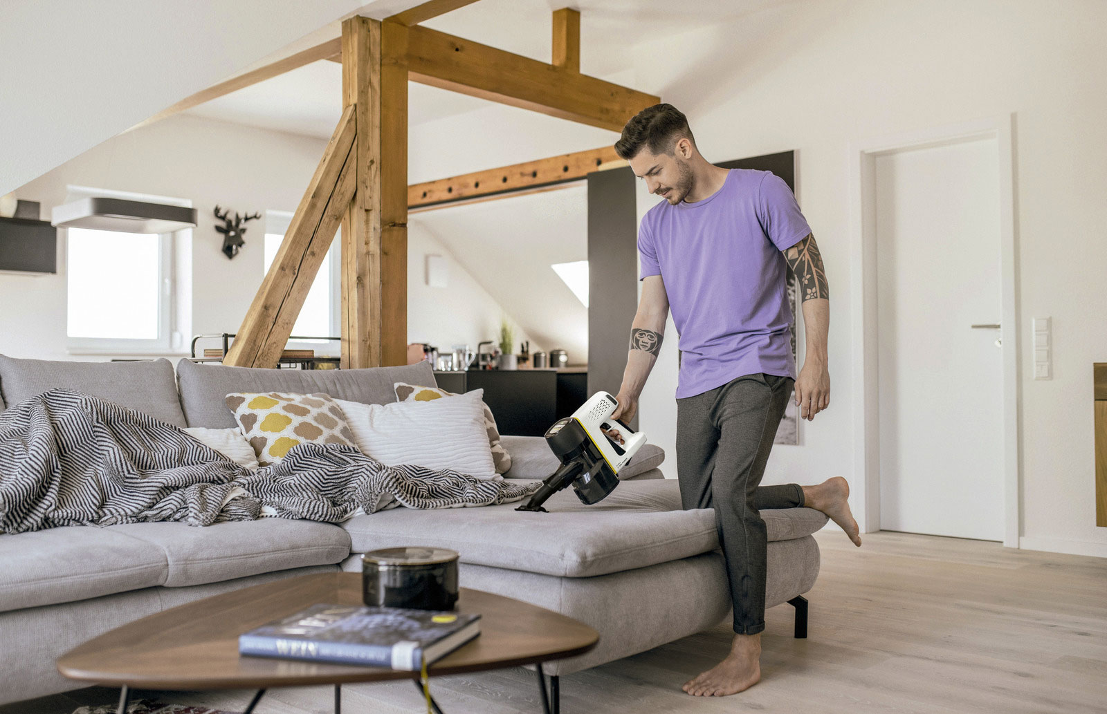 Пилосос акумуляторний для сухого прибирання VC 4 CORDLESS PREMIUM MYHOME (1.198-640.0) Kaercher - фото 2