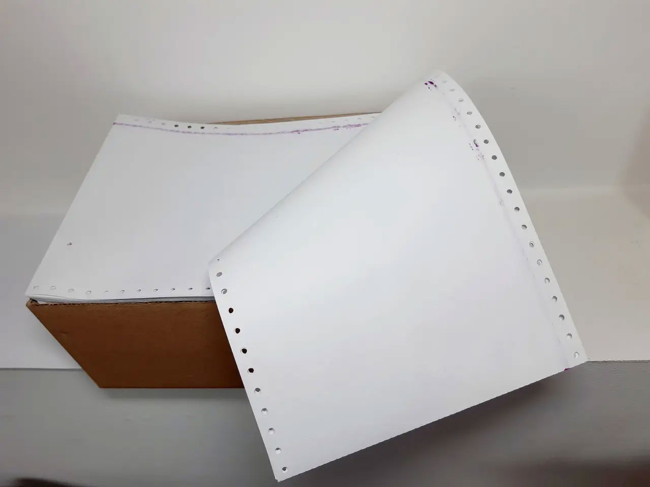 Сфальцованная бумага с перфорацией 210 SuperLux 60гр./м2. C Котлас Украина - фото 3