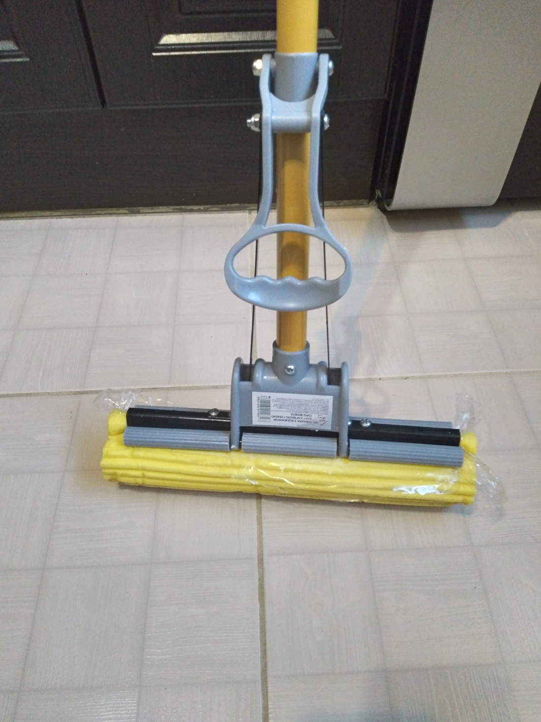 Швабра з віджимом SUPERMOP SOFT, ширина 27см., з м'якою губкою , сталева розсувна ручка, сіро-жовт. Мій Дім - фото 2