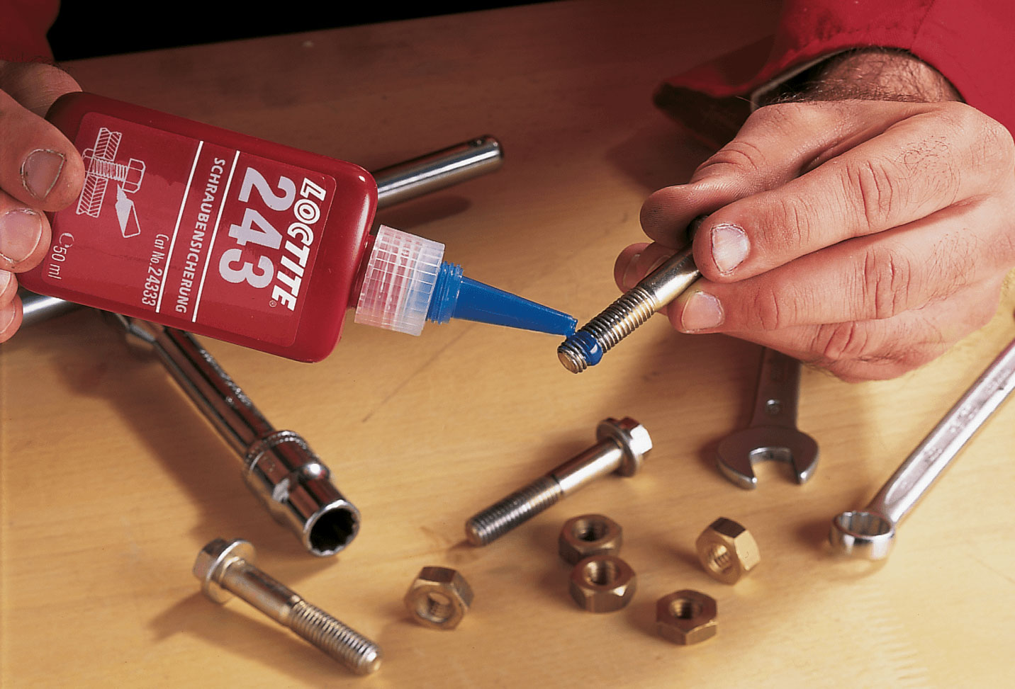 Фиксатор резьбы средней силы, анаэробный, Loctite 243, 50мл. Loctite - фото 2