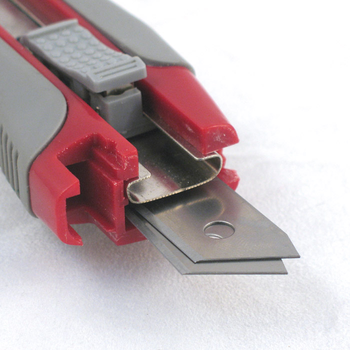 Нож канцелярский малый 9мм., метал. направляющая, пласт. прорезиненный корпус, красно-серый Axent - фото 1