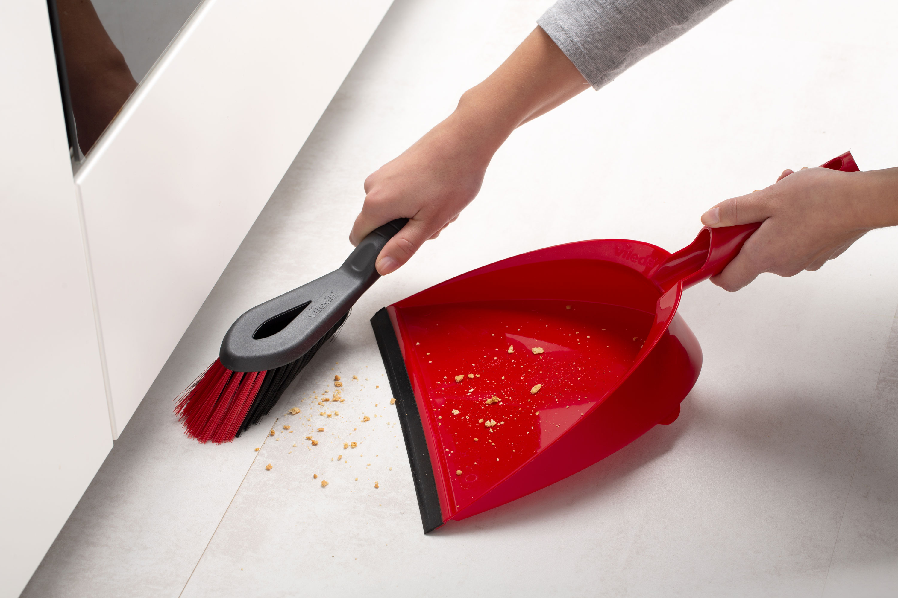 Набір для прибирання: 2в1 щітка з короткою ручкою та совок для сміття, 37*25см., асорті (141742) Vileda - фото 6