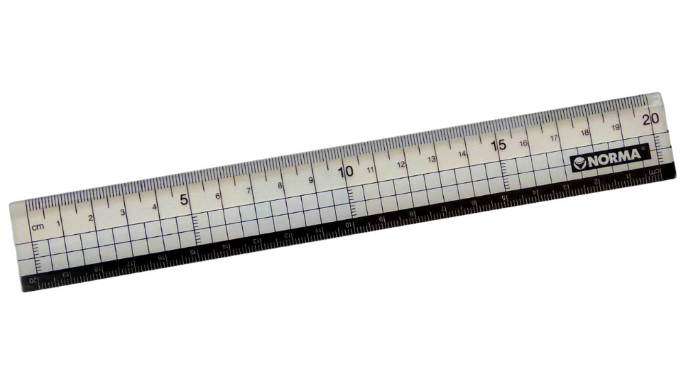Линейка пластиковая 20см., 2 шкалы (классическая + черная), прозр. NORMA - фото 1