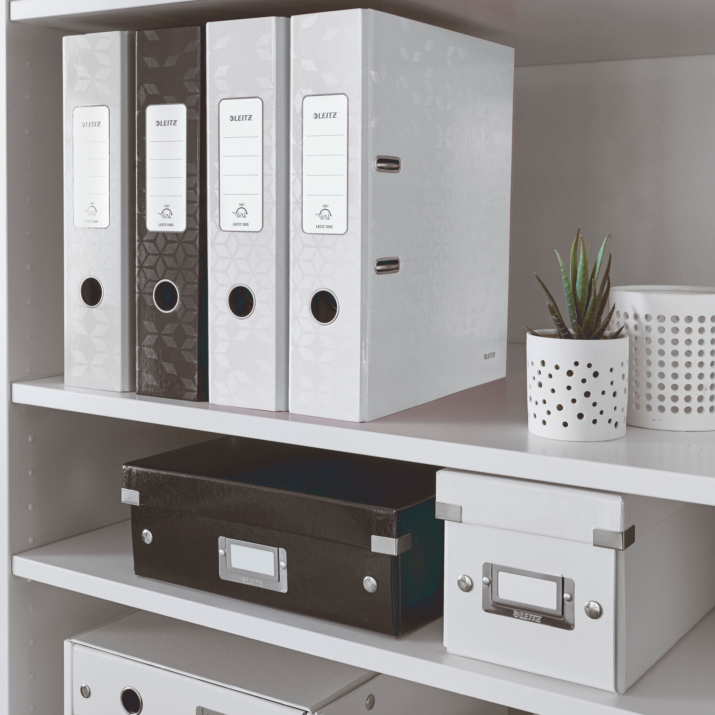 Реєстратор 8см. А4 (PP) 180°, Wow, метал. біл. LEITZ - фото 5