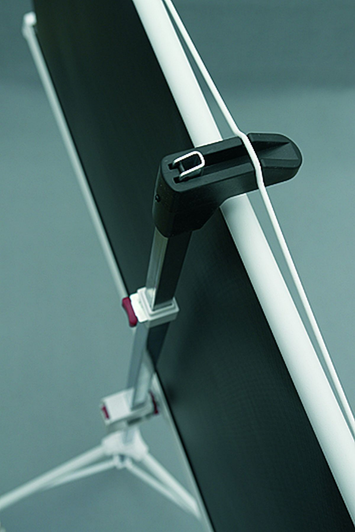 Екран для проектора на тринозі Profi Mobile, 124х124см. 2x3 - фото 8