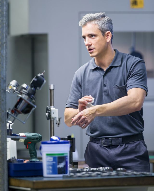 Салфетки влажные, нетканные для рук+ ведро диспенсер 1-сл., 27*27см., 58шт./уп., бел. W14 Tork - фото 4