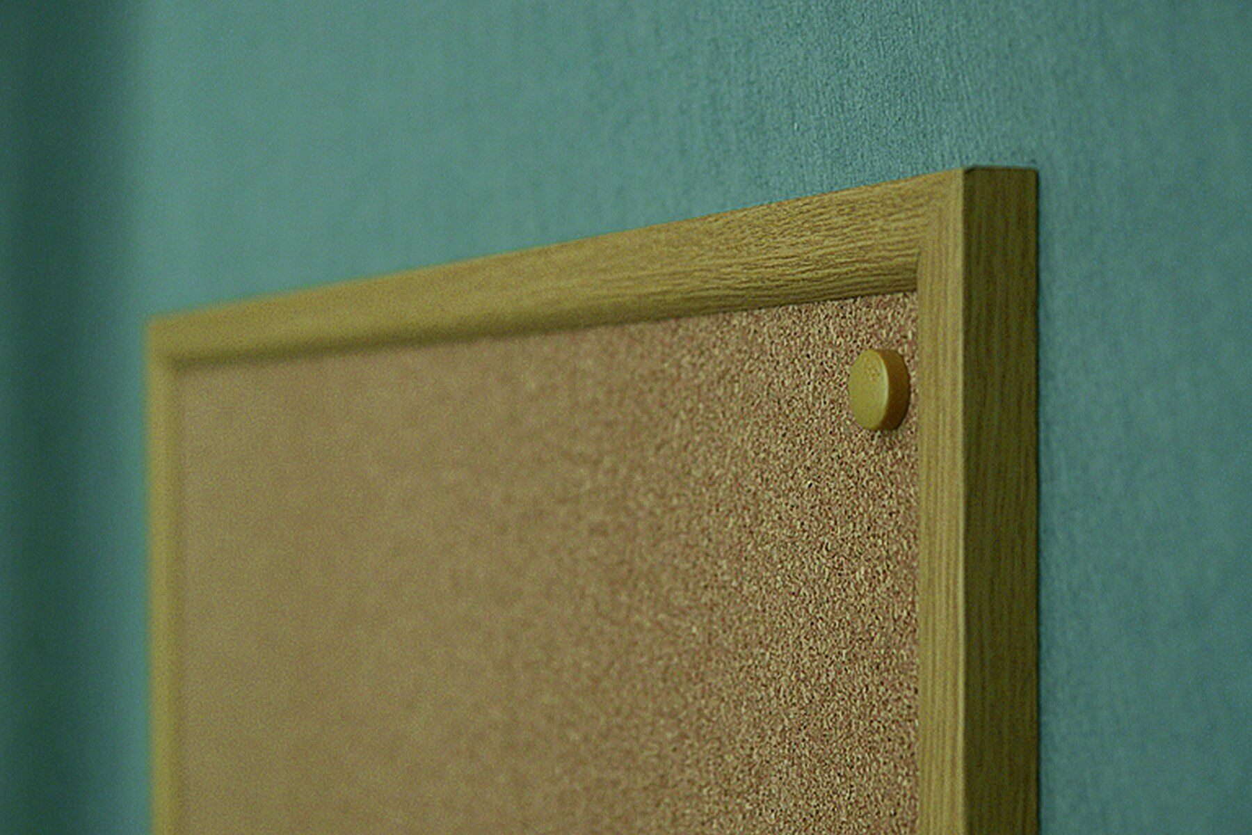 Доска пробковая (сосна) 30*40см., деревянная рамка 2x3 - фото 1