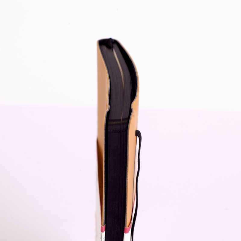 Книга записная Partner Soft, 125*195, 96 л, кл, золот. Axent - фото 7