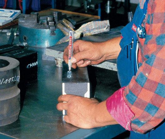 Маркер лакирующий PAINT 8750, круглое острие 2-4мм., бел. Edding - фото 4