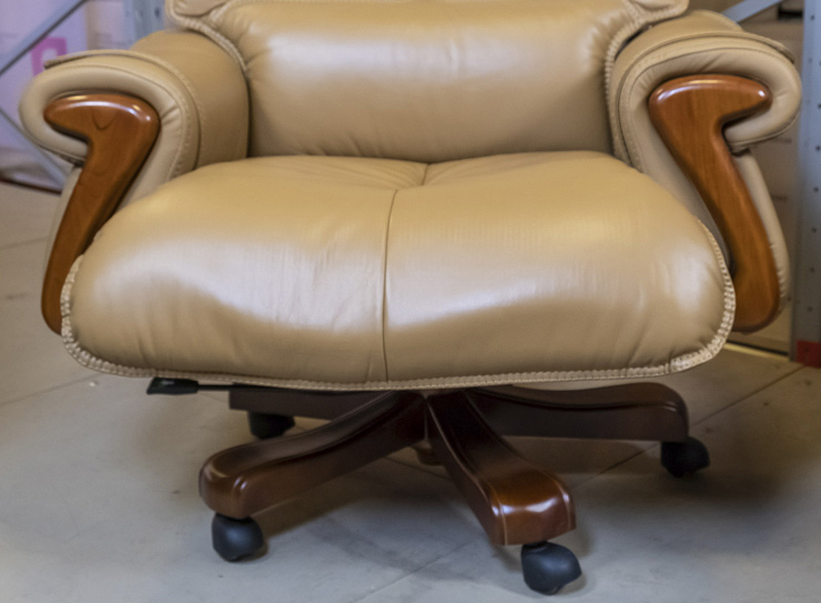 Кресло для руководителя Вольтер EX RL, беж. АКЛАС - фото 4