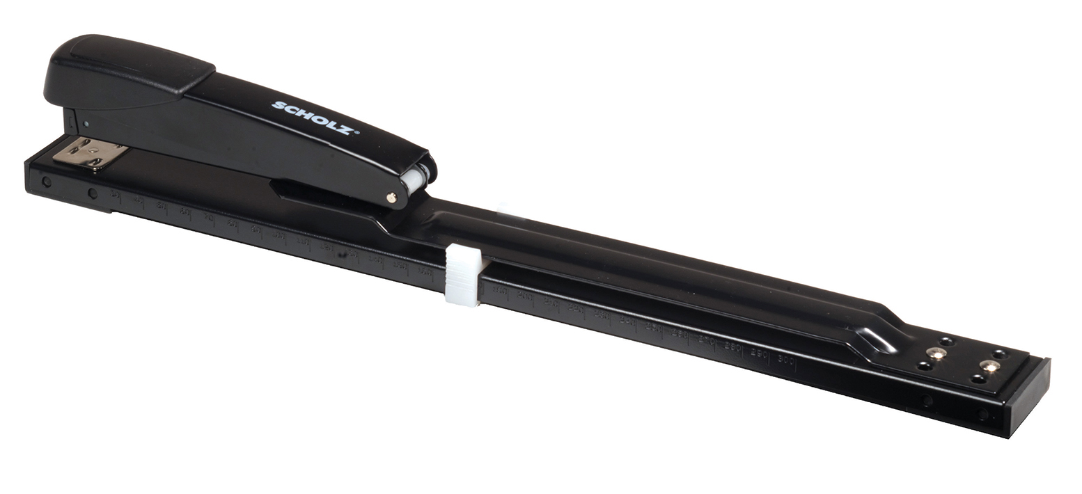 Степлер 24/6 плечо 30см, 20л., пластик., черн. Scholz - фото 2