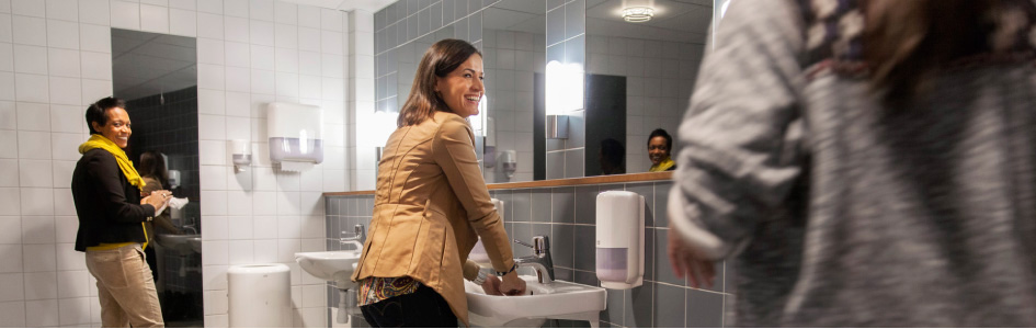 Диспенсер для полотенец ZZ (C)-складки Elevation, Макси, пластик, (H3), бел. Tork - фото 1