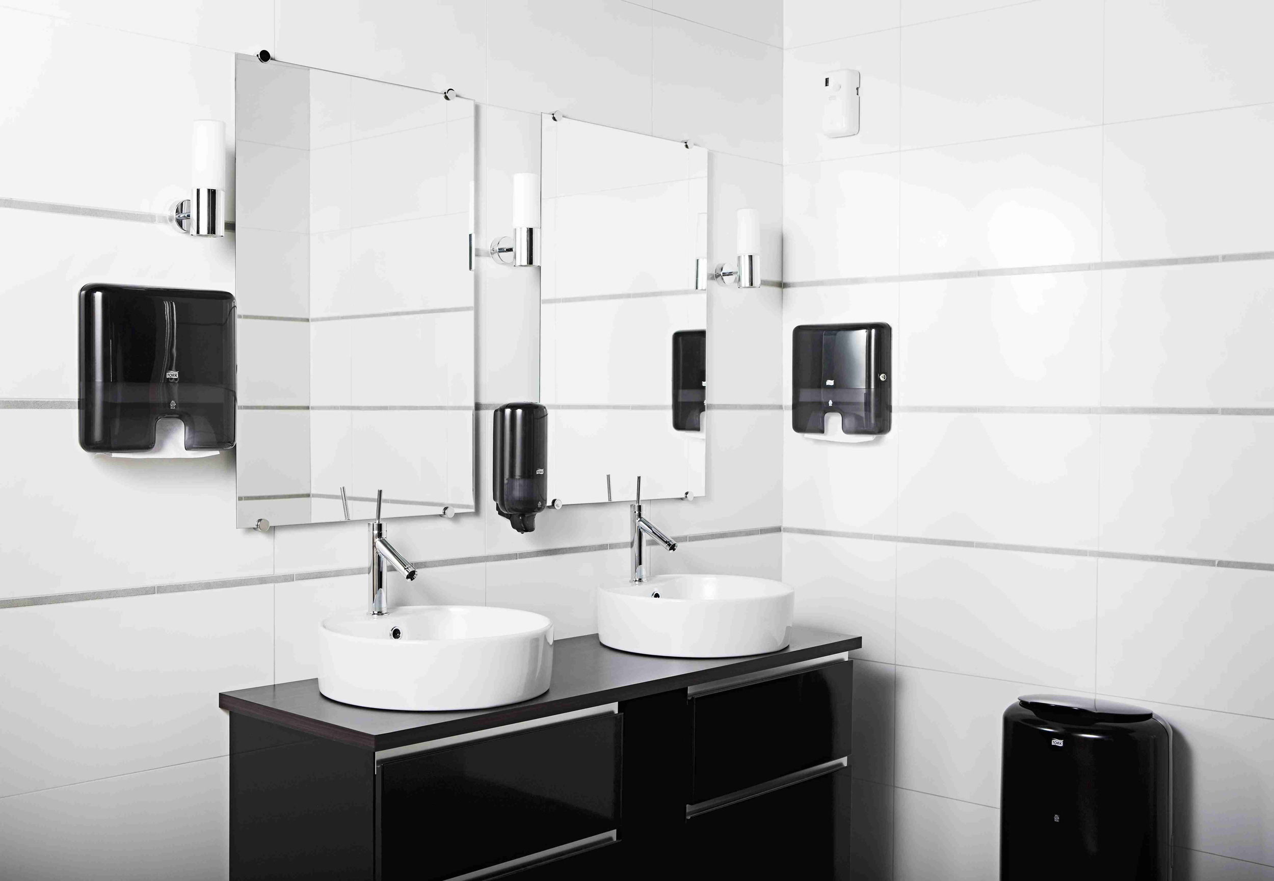 Диспенсер для жидкого мыла Макси 1000 порций, 1л, Elevation, пластик, (S1), черн. Tork - фото 2