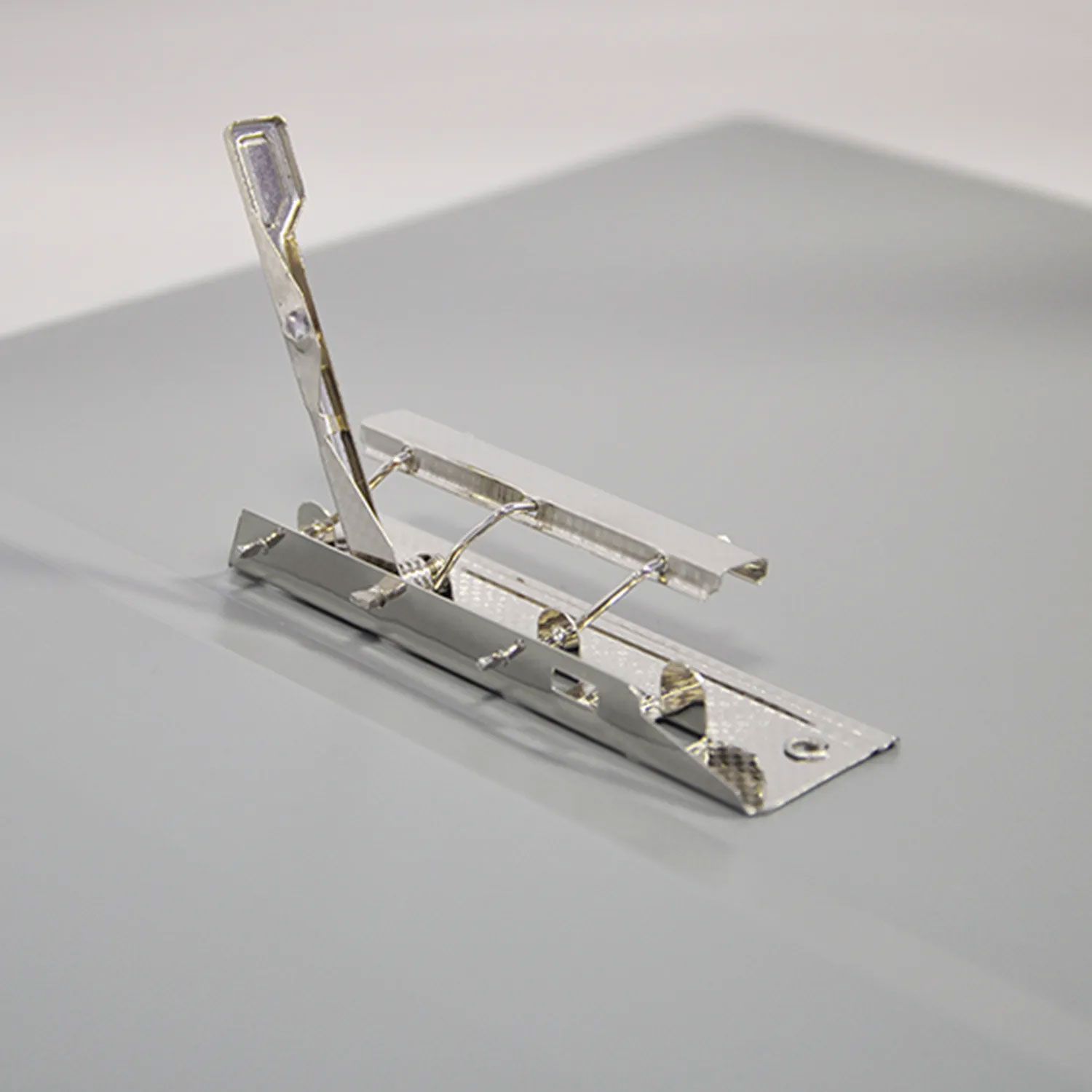 Папка с боковым прижимом JOBMAX, корешок 16мм., 450мКм пластик, до 120 лист., серый BuroMax - фото 2