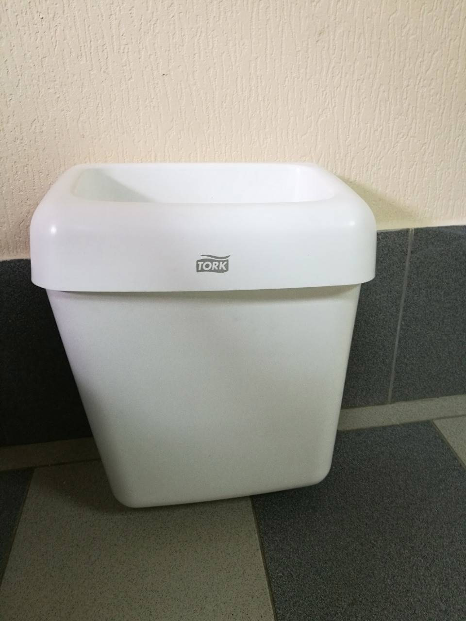 Урна для мусора настеная 20л пластик, бел. Tork - фото 1